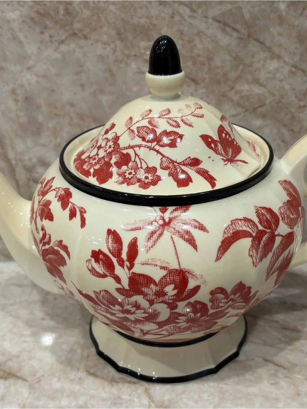 Gucci Red & Cream Floral Tea Set - 7-Piece Dining Collection